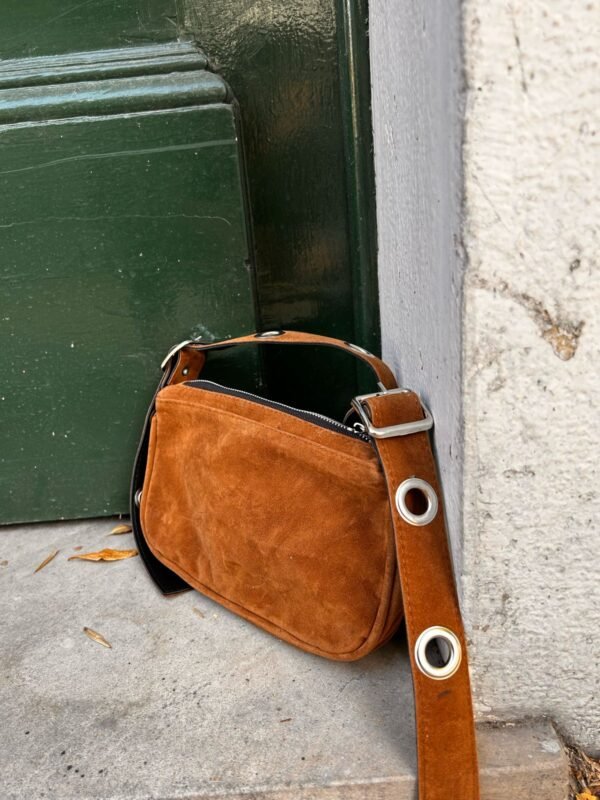 Cartera Karl gamuza marron - Imagen 3